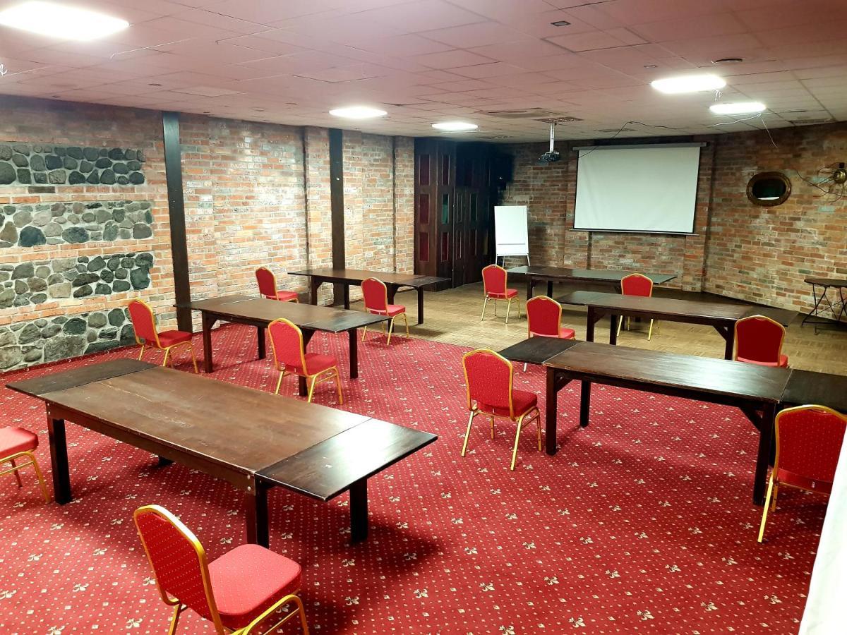 Amadeus Hotel Zielona Gora Extérieur photo