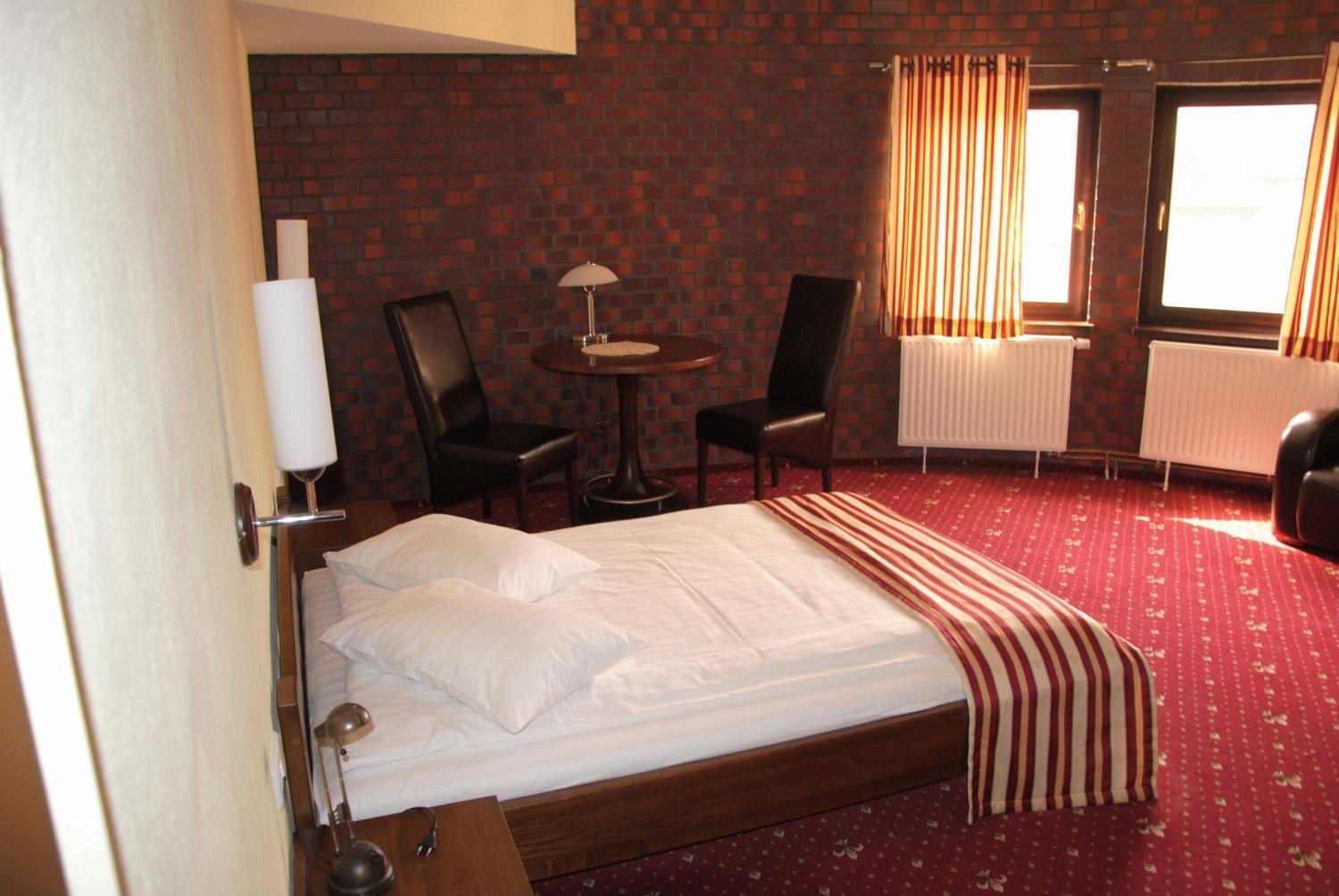 Amadeus Hotel Zielona Gora Extérieur photo