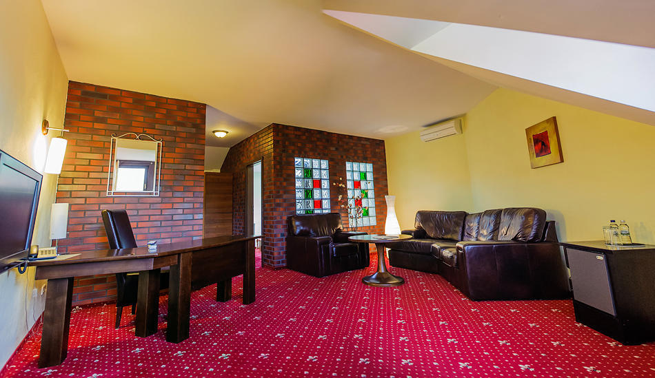 Amadeus Hotel Zielona Gora Extérieur photo