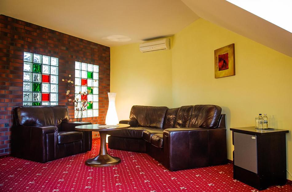Amadeus Hotel Zielona Gora Extérieur photo